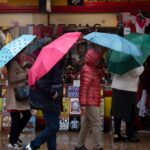 Tempestade causa alagamentos e bloqueios de estrad…