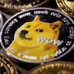 Bitcoin e ethereum têm queda após rali da véspera e dogecoin salta mais de 5%