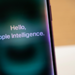 Chefe da Siri da Apple classifica atrasos em IA como ‘feios e embaraçosos’ e promete correções